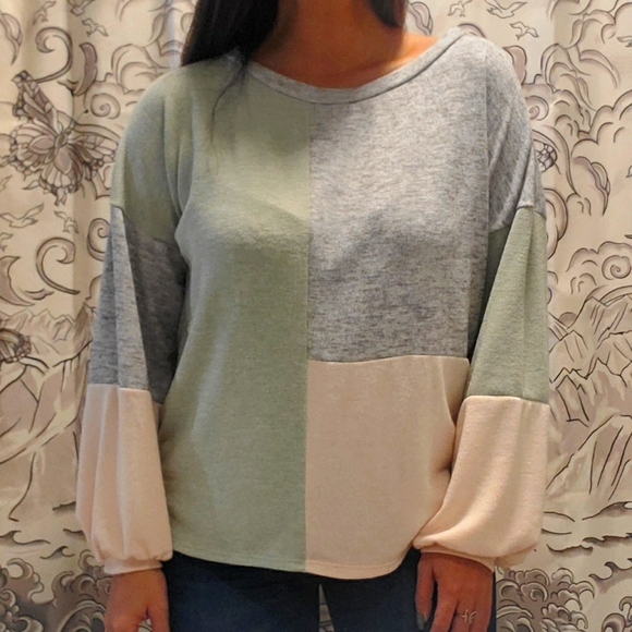 Colorblock Top - Picture 2 of 2